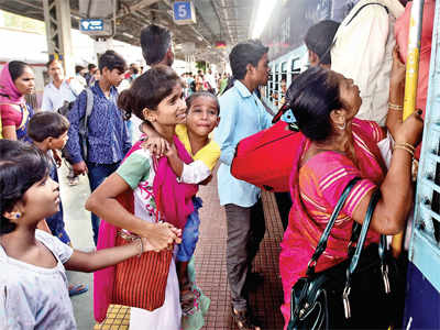 Tears of disappointment as chaos reigns at Dadar stn during vacation rush