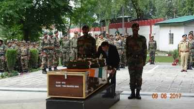 Union Minister for State Defence pays tribute to Nowgam martyr, visits areas near LoC