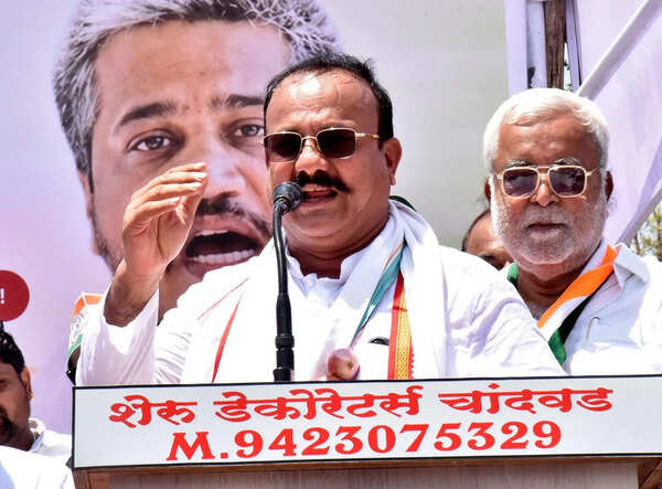 Maharashtra Congress chief Sapkal targets PM Modi, CM Fadnavis over onion price crash