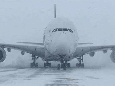 Arctic blast freezes US, Canada, affects flights