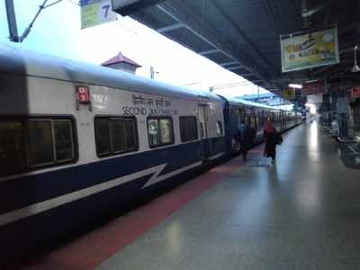 First train among 200 special trains departs from Mumbai CSMT for Uttar Pradesh