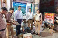 Quack held after raid on illegal clinic in Gurgaon&rsquo;s New Palam Vihar