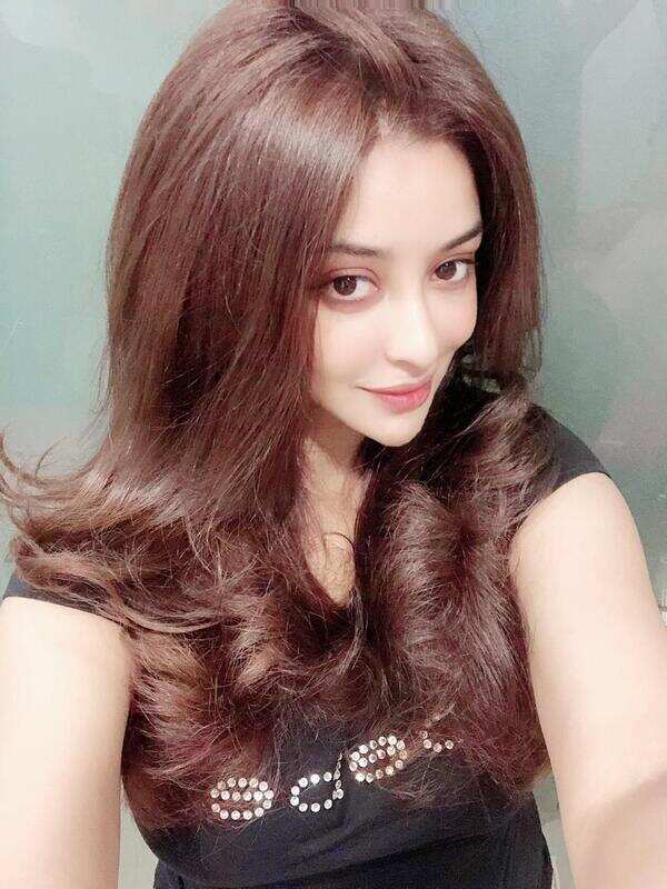 Payal Ghosh gets a new haircut amidst the lock-down