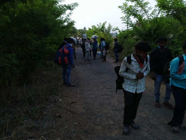 Guest workers from Kerala walk to Mangaluru, sent back by cops