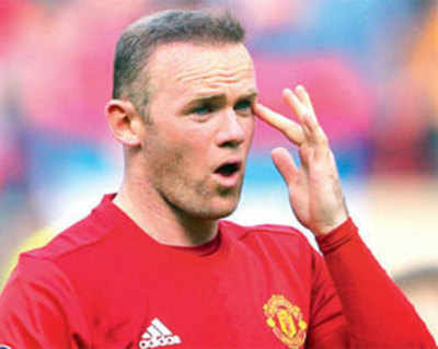 Stuck on the bench, Rooney struggling to find new club