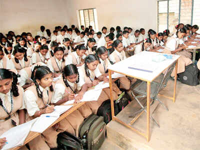 No-detention school policy: Teachers, parents bat for exams