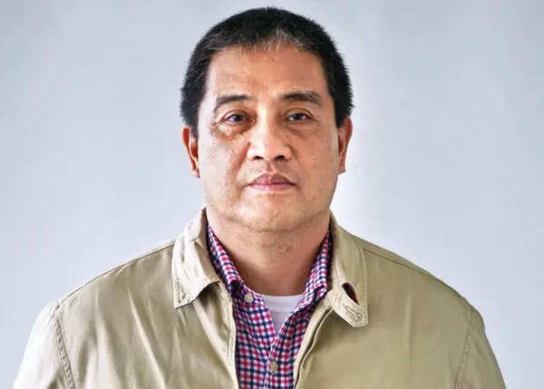 Why Philippines dumped 'best friend' China for India