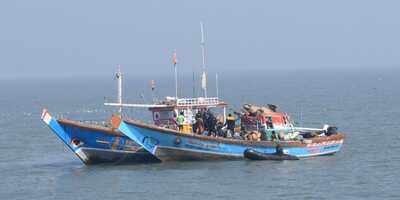 Two boats collide off Vasai coast; one fisherman goes missing