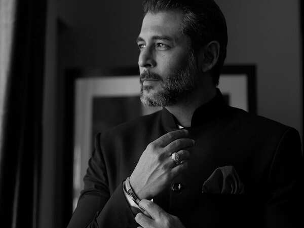 How to buy jewellery for grooms? Bookmark these trends