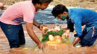 Delhi: Puja scaled down due to Covid-19, some go online 