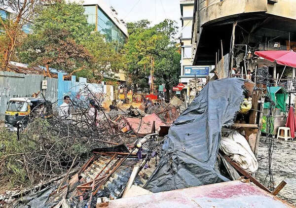FC Road fire turns spotlight on dangers posed by unregulated stalls and illegal roadside vendors