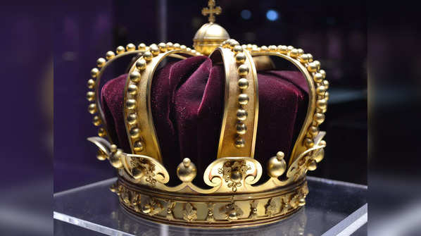 ​8 oldest crowns in the world