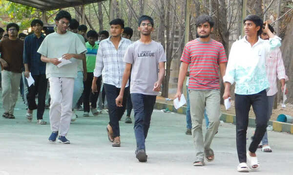 Students find JEE Adv Paper 2 lengthy