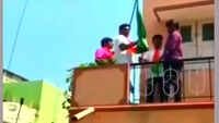 BJP workers target a woman for Islamic flag in Bengaluru; force her to chant 'Bharat mata ki jai' 