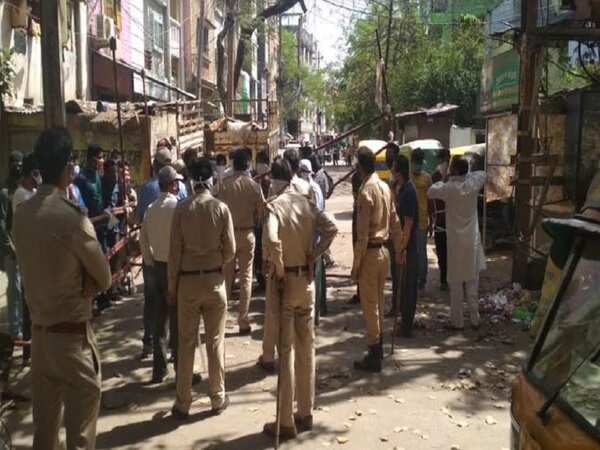 Coronavirus: Locals pelt stones on health department team in Indore