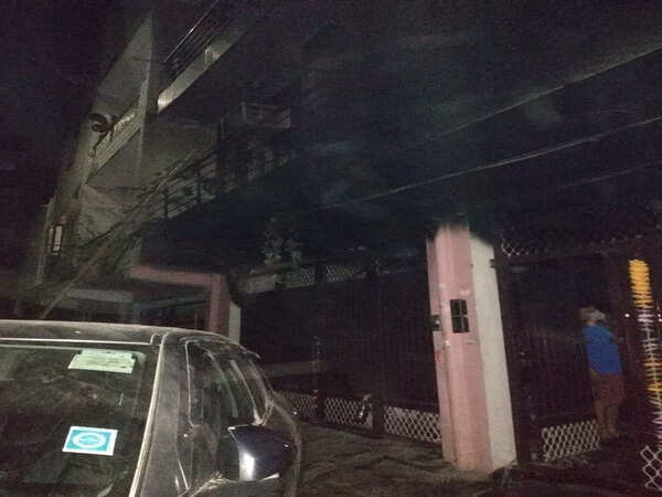 Delhi: Close shave for many after fire breaks out at an apartment in Nawada