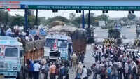 Lockdown 3.0: Police, Doctors, NCC cadets, RSS volunteers’ lend a helping hand to migrants in Nagpur 