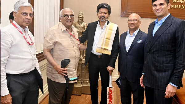 Thalapathy Vijay receives signed bat from Virat Kohli; photos of Tamil Nadu CM with a special gift go viral