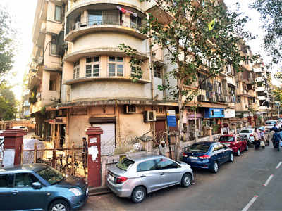 Night parking: Guards of SoBo buildings can remove outsiders