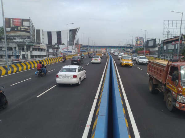 Vytilla flyover thrown open for public in Kochi