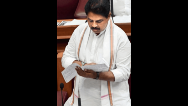 Infighting in BJP may give govt breather during B’gavi session