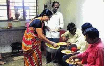 This Karnataka canteen serves meals for just Rs 10