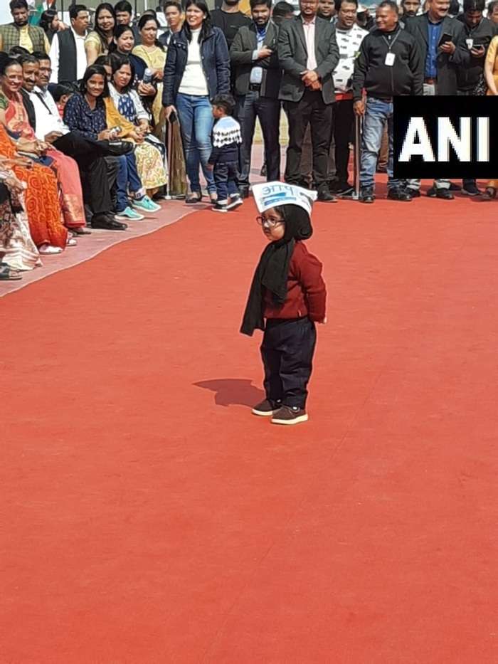 Arvind Kejriwal Swearing In Ceremony Live Arvind Kejriwal Takes Oath As Delhi Cm Begins Third