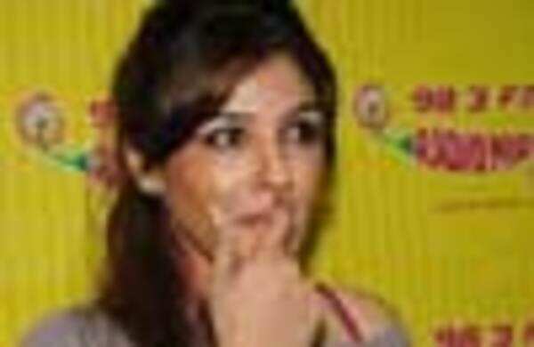 Raveena's item number in DVD
