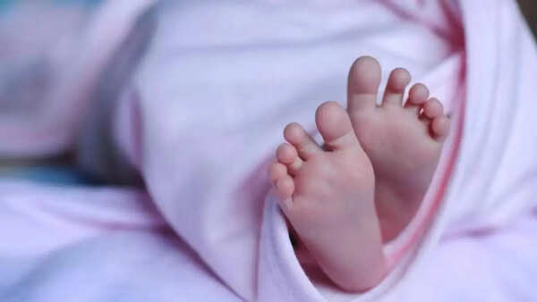 Vaccinate pregnant woman for whooping cough to protect babies: Doctors