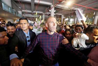 Footballer Zidane gets warm reception