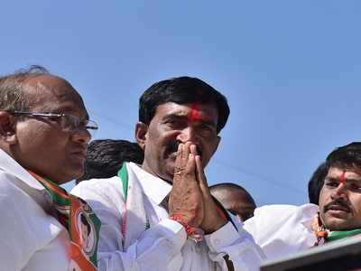 Telangana polls: Chief Minister K Chandrashekhar Rao's rival Vanteru Pratap Reddy attempts suicide alleging witch-hunting