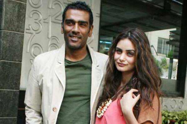 Ravi Krishnan spotted with new girlfriend