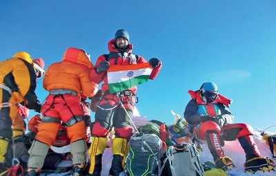 Hero’s welcome for Vikram, the Nagarhole guard who scaled Mt Everest