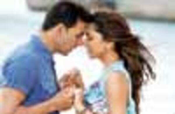 Housefull, a remake of Kaathala Kaathala?