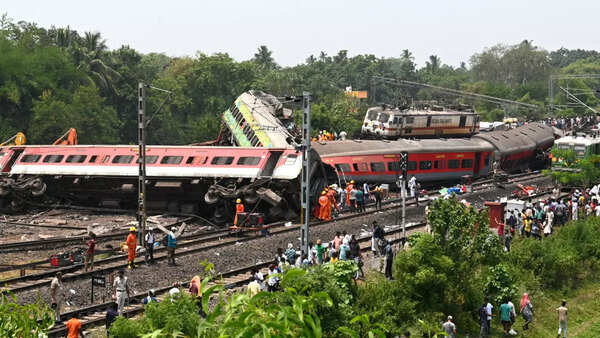 Police recover over 500 phones, wallets of passengers from Odisha train accident site