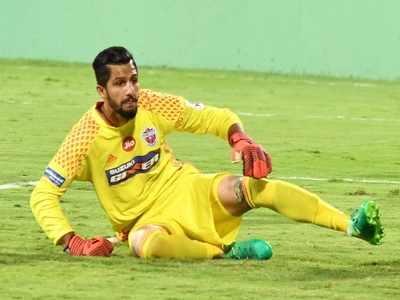FC Pune City goalkeeper Vishal Kaith falters against Mumbai City FC