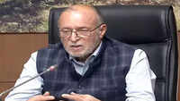 Compulsory quarantine: Delhi LG amends order after AAP govt's opposition 