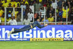 Gill silences CSK crowd with a stunning screamer to dismiss Dube - Watch
