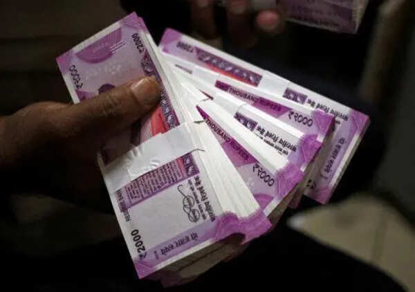 Rs 80,000 borrowed to pay school fee stolen from Bengaluru woman on bus