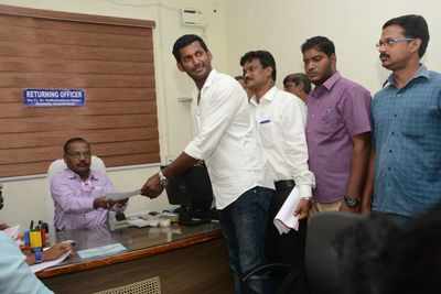 RK Nagar by-poll: Actor Vishal queues up to file nomination; faces heat from some sections