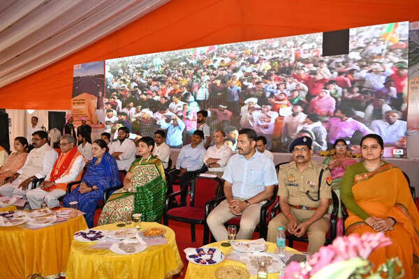 Ganga e-way launch beamed live on LED screens across WUP; farmers get crores for land