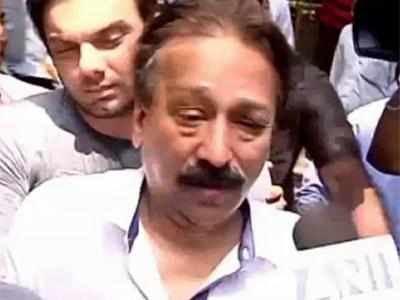 Enforcement Directorate raids premises of Baba Siddique in money laundering case