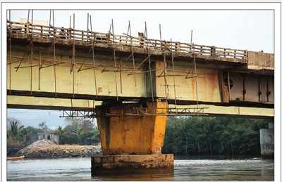 Old Versova bridge undergoes repairs yet again