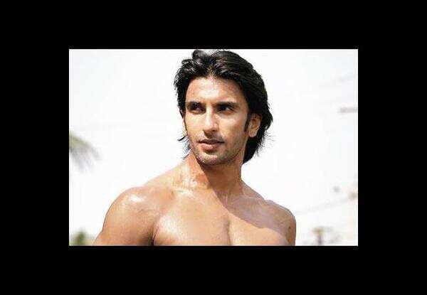 Ranveer's poisonous kiss goes viral!