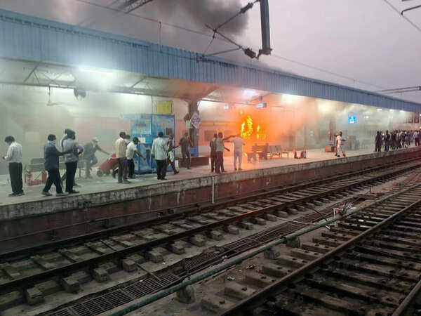 2 AC coaches of Hyd-Jaipur train catch fire; no injuries