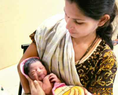Woman delivers baby boy at Thane station