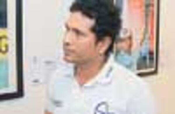 Aamir's a cricket fan: Sachin