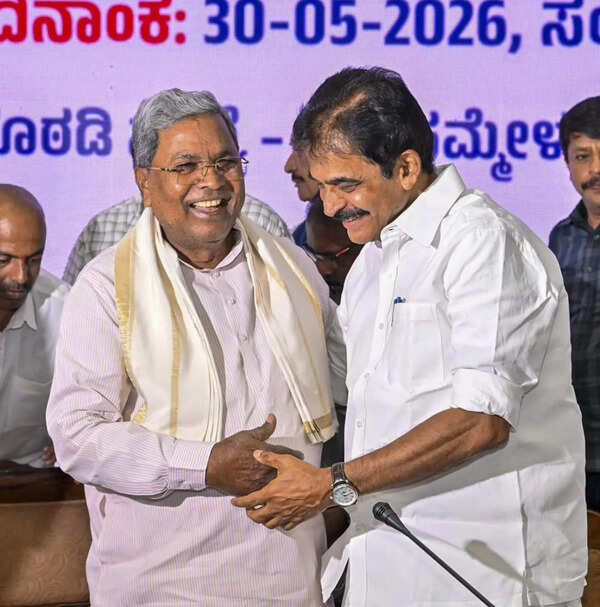 We want you to help make Rahul PM: Venugopal tells Siddaramaiah