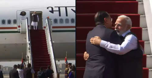 Prime Minister Narendra Modi concludes his visit to Egypt, departs for New Delhi.