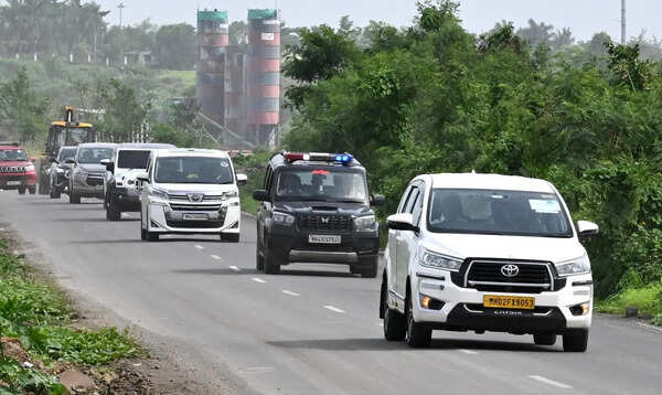 Maharashtra CM tells ministers, babus to use public transport; convoys halved